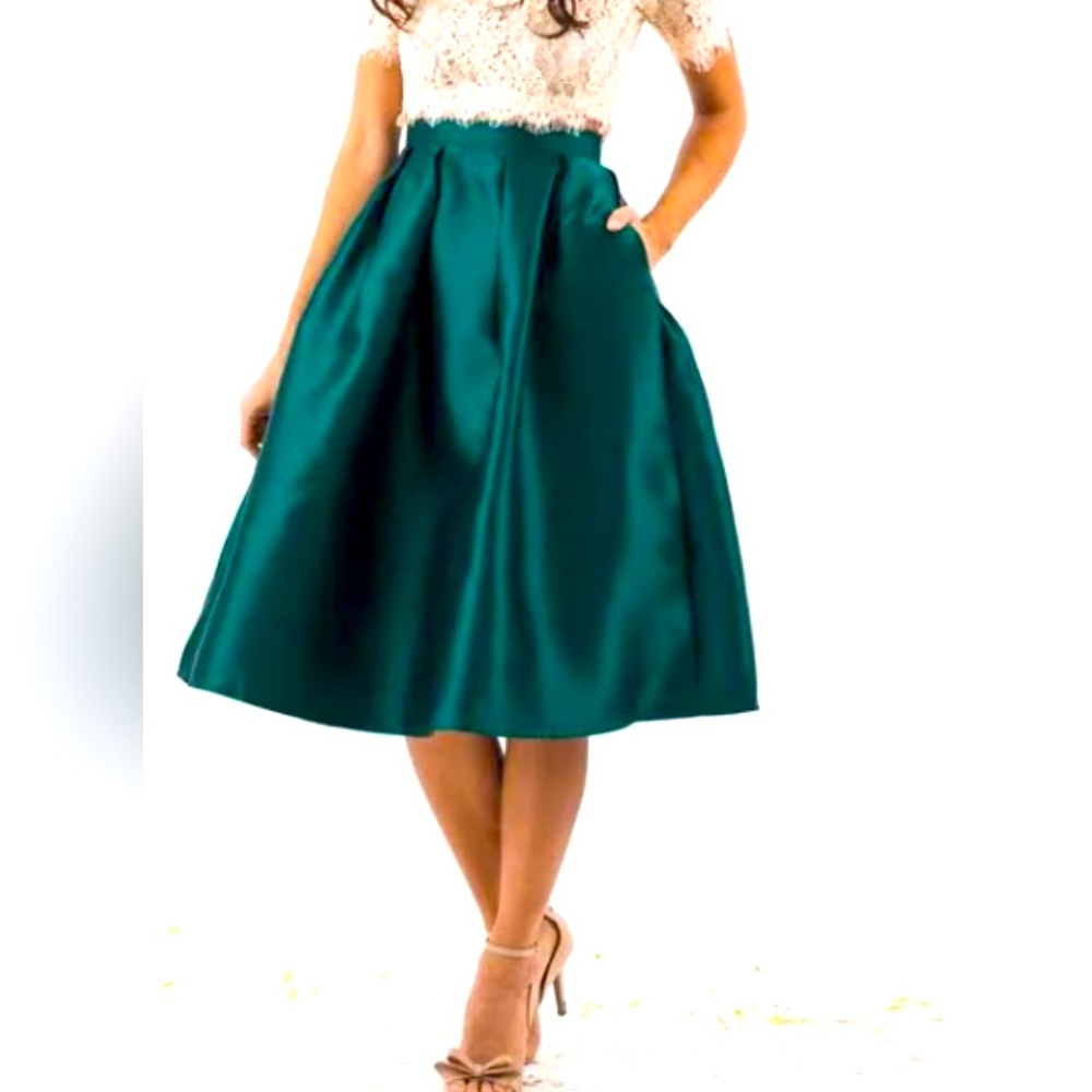 Freda’s Emerald Green Satin High Waist Knee Length Pleated Midi Skirt - size 8